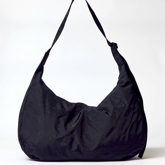 ✨BNWT - BAGGU Large Nylon Crescent Bag - Black✨ - Picture 4 of 6